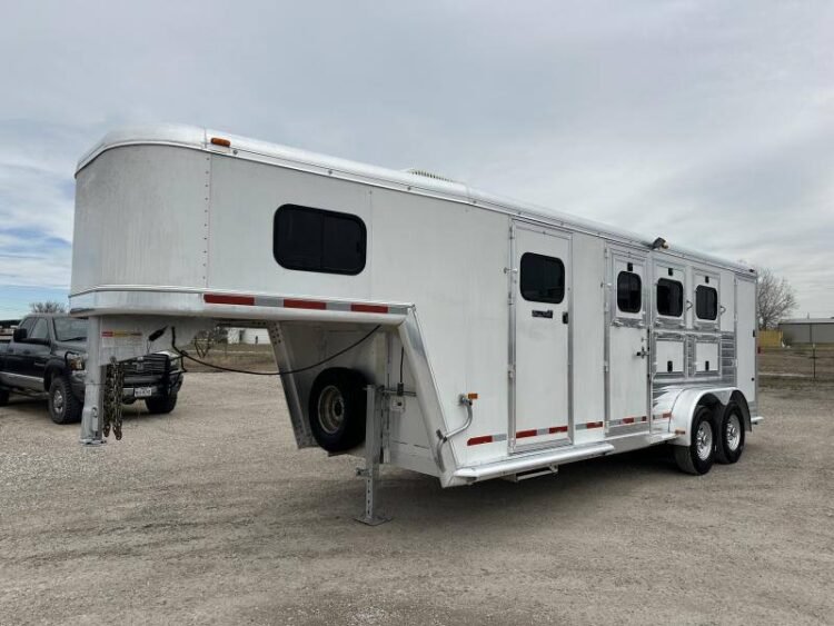 2004 Hart Trailers 3H GN Weekender Horse Trailer - C-Solutions LLC 2004 Hart Trailers 3H GN Weekender Horse Trailer - C-Solutions LLC