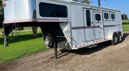 2004 Sundowner 3 Horse Weekender Horse Trailer - C-Solutions LLC
