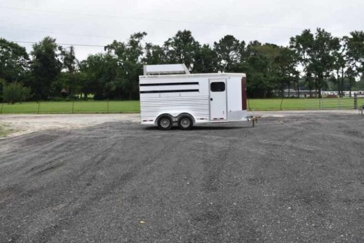 2012 CM 3HBP 3 Horse Trailer - C-Solutions LLC 2012 CM 3HBP 3 Horse Trailer - C-Solutions LLC