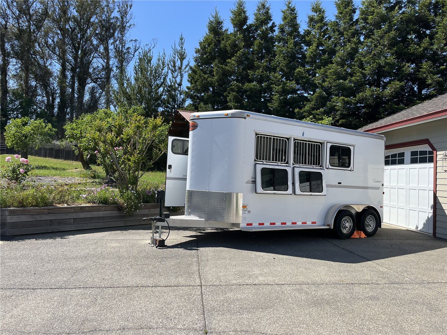 2013 Sundowner Trailers Sportman 3 Horse Triler - C-Solutions LLC 2013 Sundowner Trailers Sportman 3 Horse Triler - C-Solutions LLC