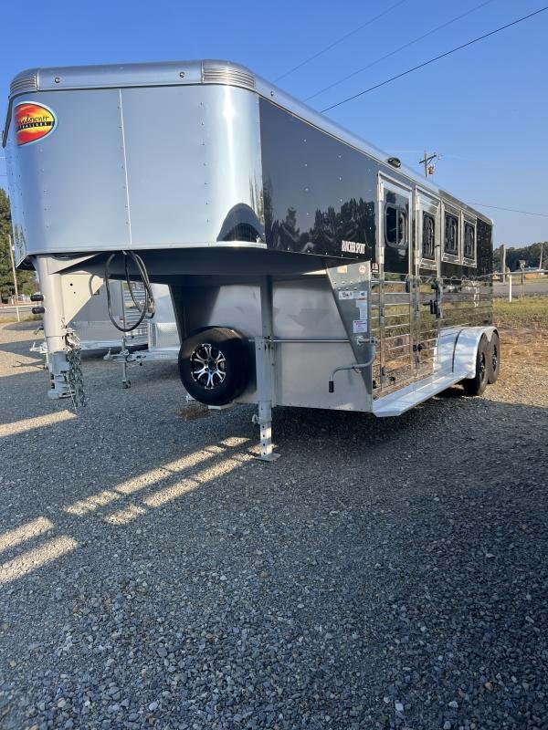 2022 Sundowner 3 Horse Slant GN Trailer - C-Solutions LLC 2022 Sundowner 3 Horse Slant GN Trailer - C-Solutions LLC